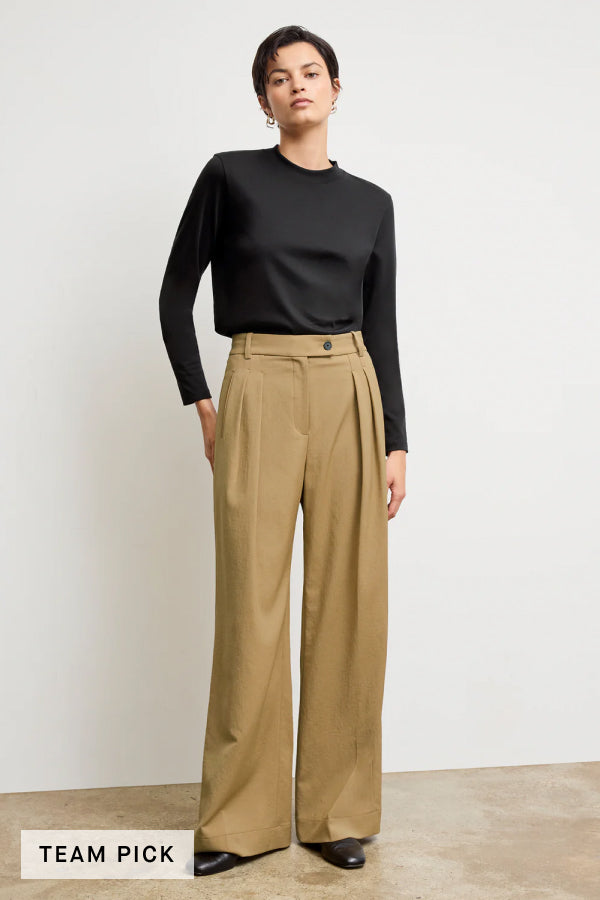 Bia Pleated Trouser - Air Twill :: Macaroon