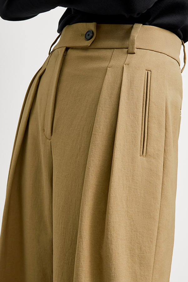 Bia Pleated Trouser - Air Twill :: Macaroon
