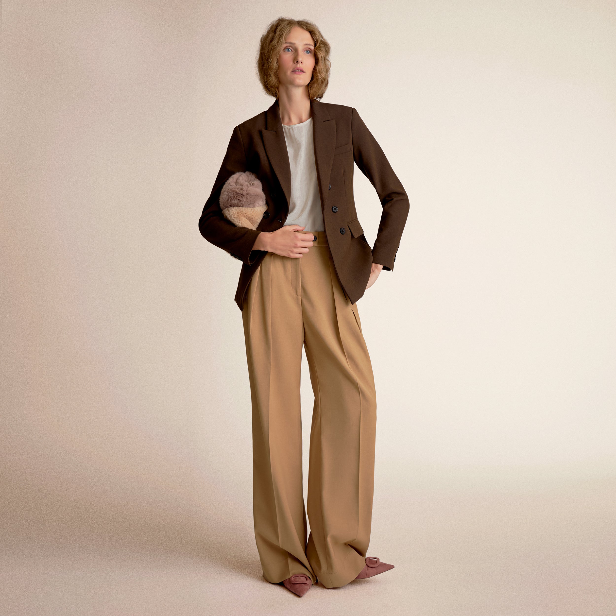 Bia Pleated Trouser - Air Twill :: Macaroon