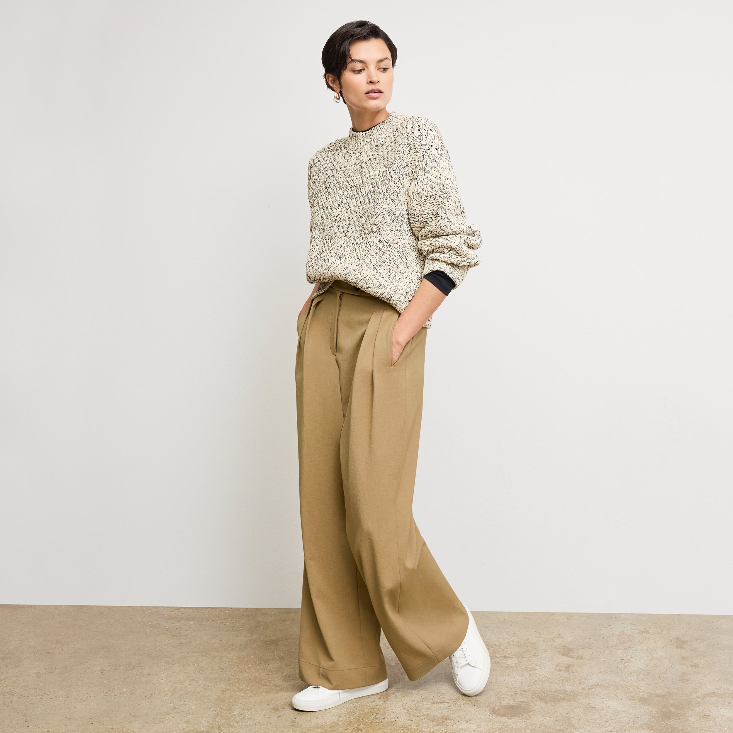 Bia Pleated Trouser - Air Twill :: Macaroon