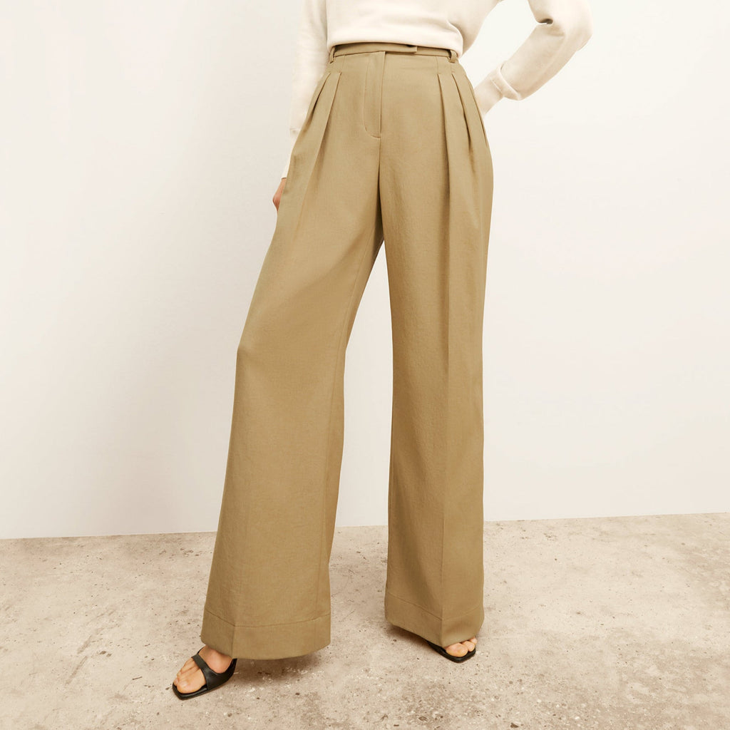 Bia Pleated Trouser - Air Twill :: Macaroon