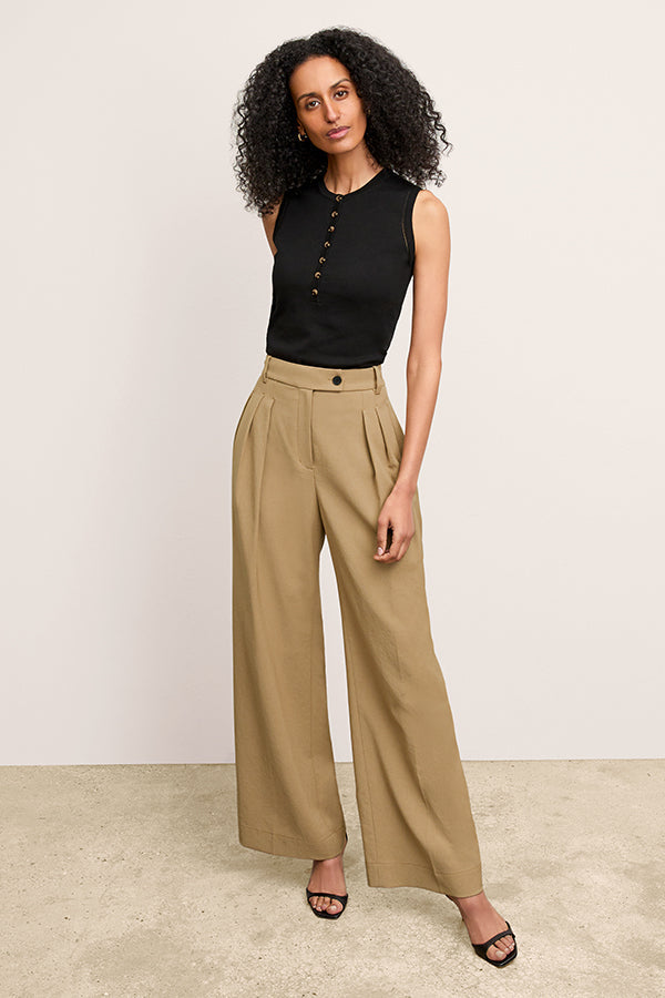Bia Pleated Trouser - Air Twill :: Macaroon