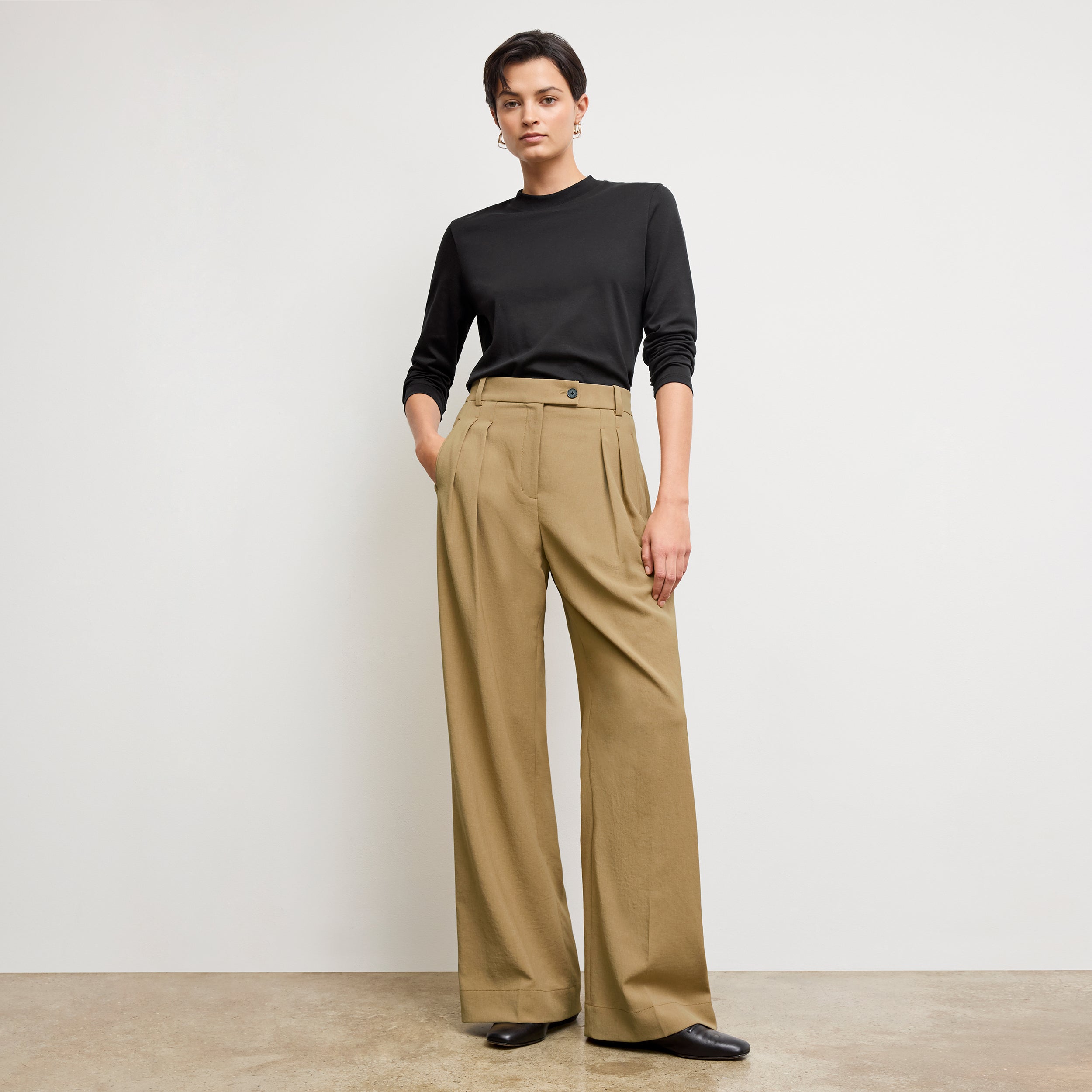 Bia Pleated Trouser - Air Twill :: Macaroon